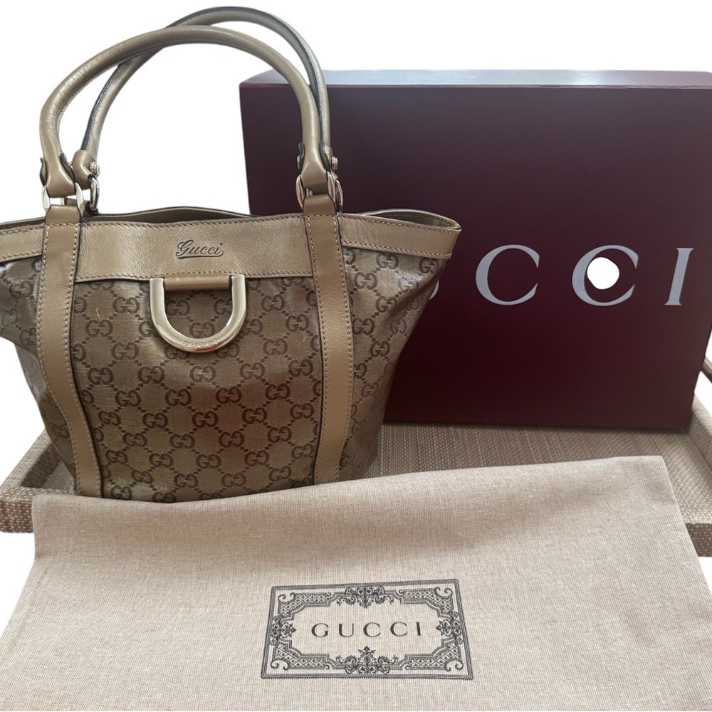 Gucci Abbey D Ring COA,Gucci Dust bag/box. Exc. cond, New leather tags replaced.